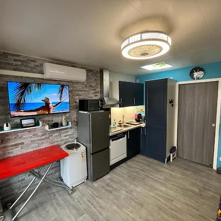 T2 Cosy A Gruissan Piscine, Clim Wifi Parking