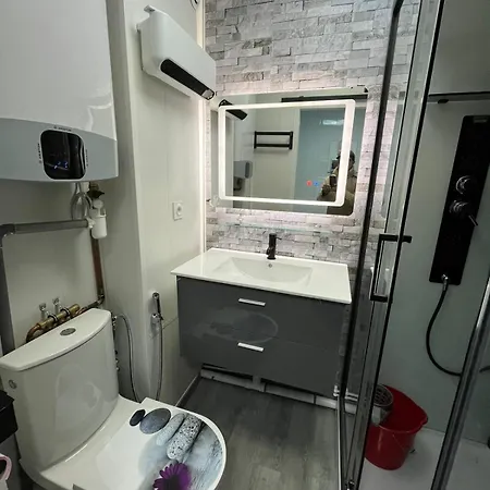 T2 Cosy A Gruissan Piscine, Clim Wifi Parking