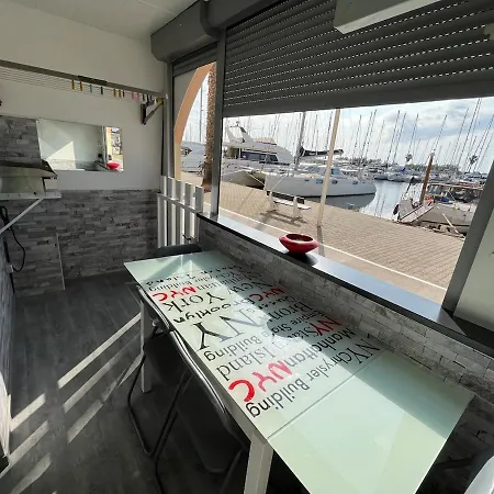 T2 Cosy A Gruissan Piscine, Clim Wifi Parking *